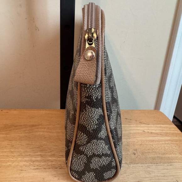 Yves Saint Laurent Clutch - Picture 3 of 9